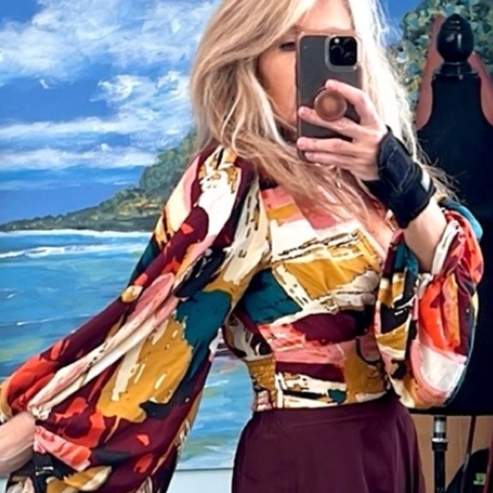 Live 4 Truth,Poppin’ Abstract Print, Blouson Sleeves,Smocked Top,Size Med. - Picture 2 of 7